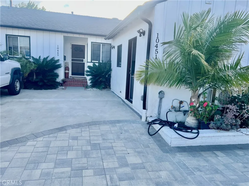 10451 Marklein Avenue San Fernando, CA 91345
