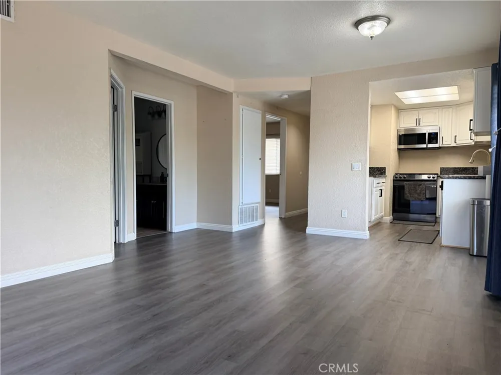 788 Gianni #202 Corona, CA 92879