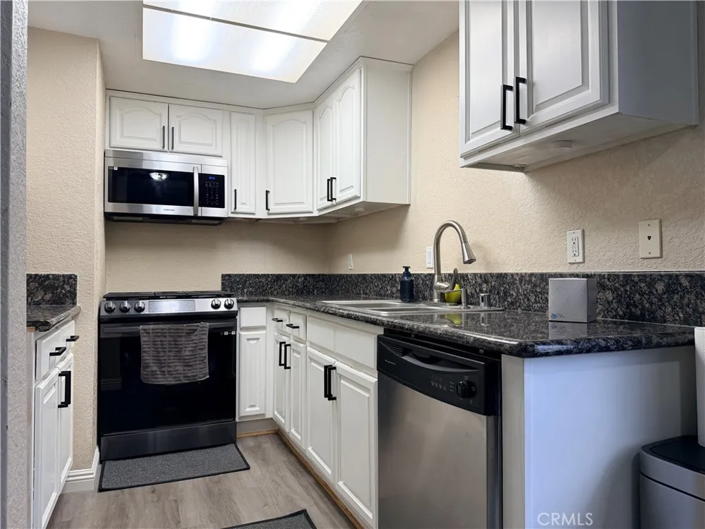788 Gianni #202 Corona, CA 92879