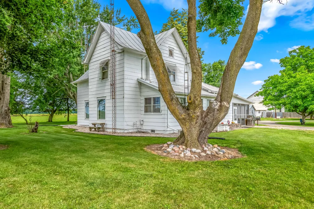 7980 E Territorial Road Waldron, MI 49288