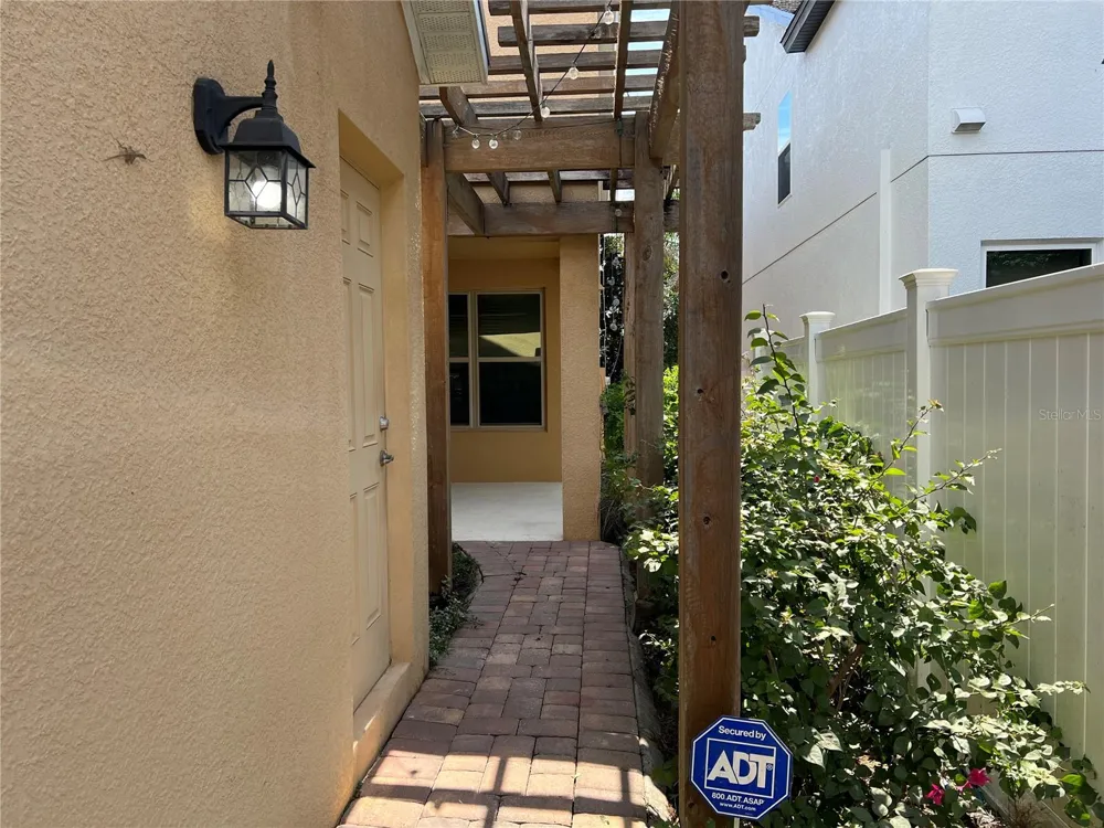6526 GOLDEN DEWDROP TRAIL Windermere, FL 34786