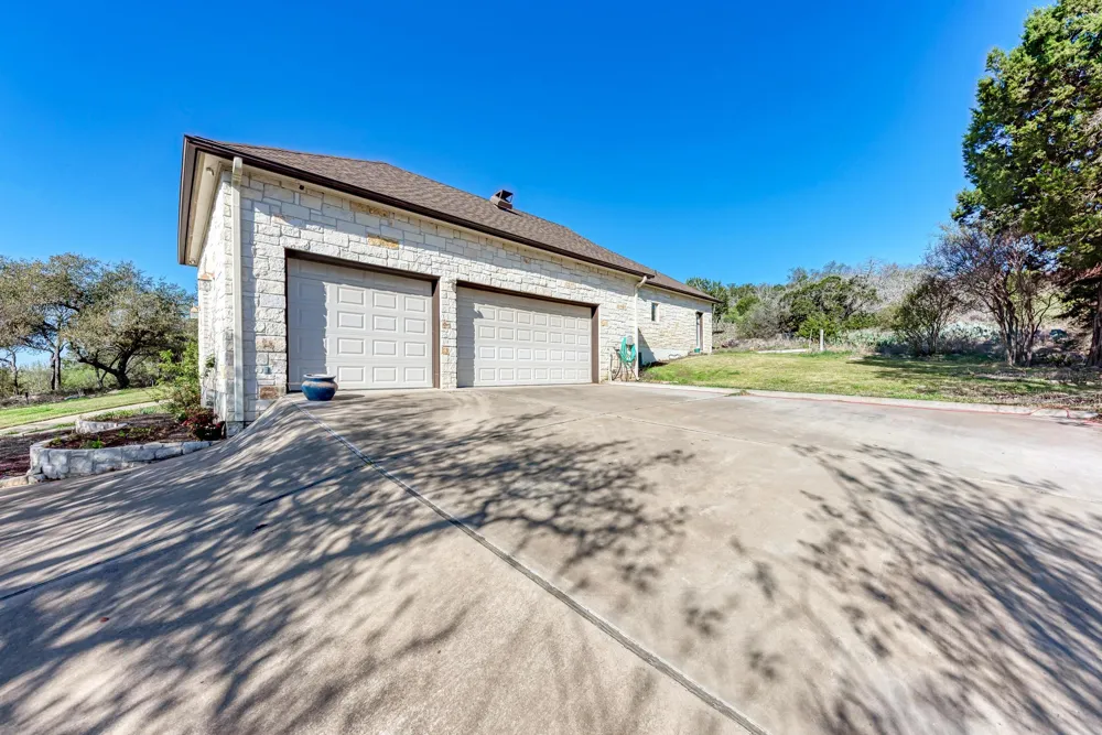 330 Juniper Trail Kingsland, TX 78639