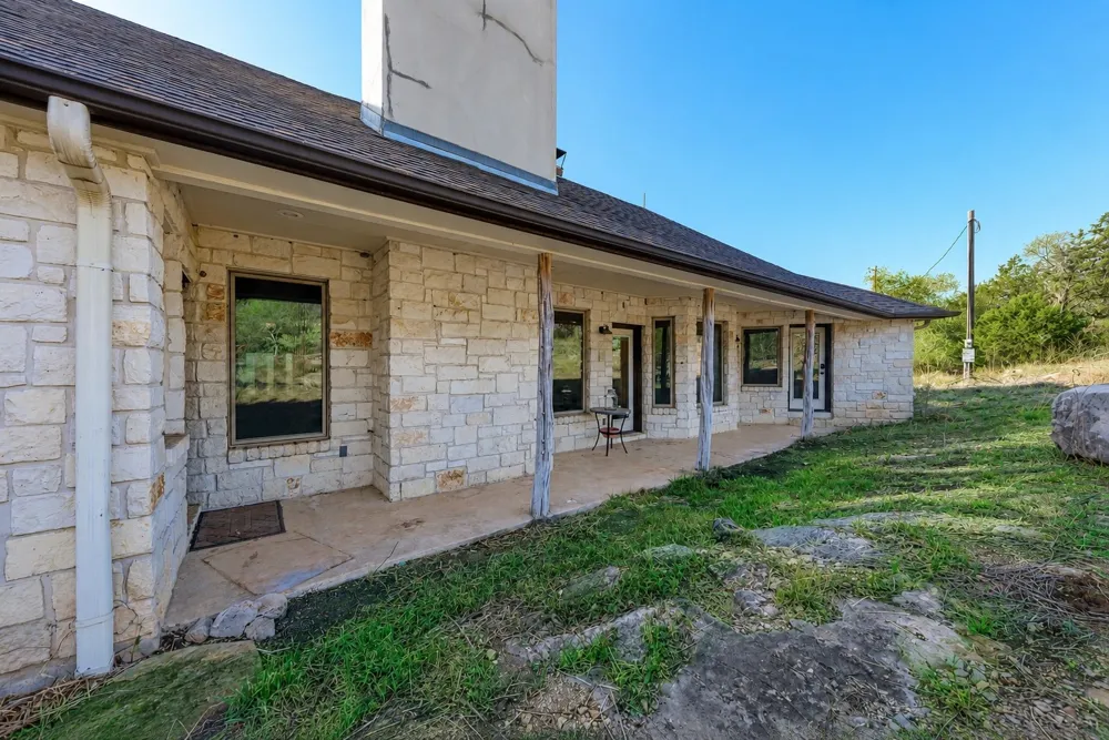 330 Juniper Trail Kingsland, TX 78639