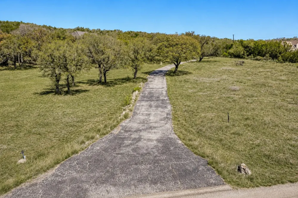 330 Juniper Trail Kingsland, TX 78639