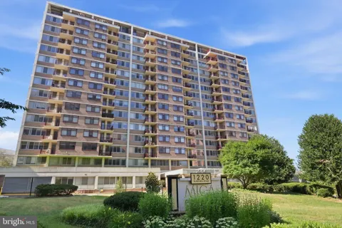 1220 BLAIR MILL ROAD #210