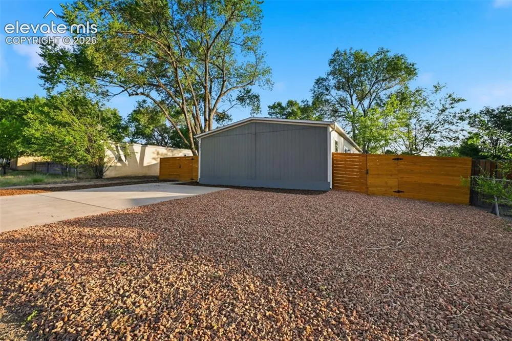 281 E Stewart Drive Pueblo, CO 81007
