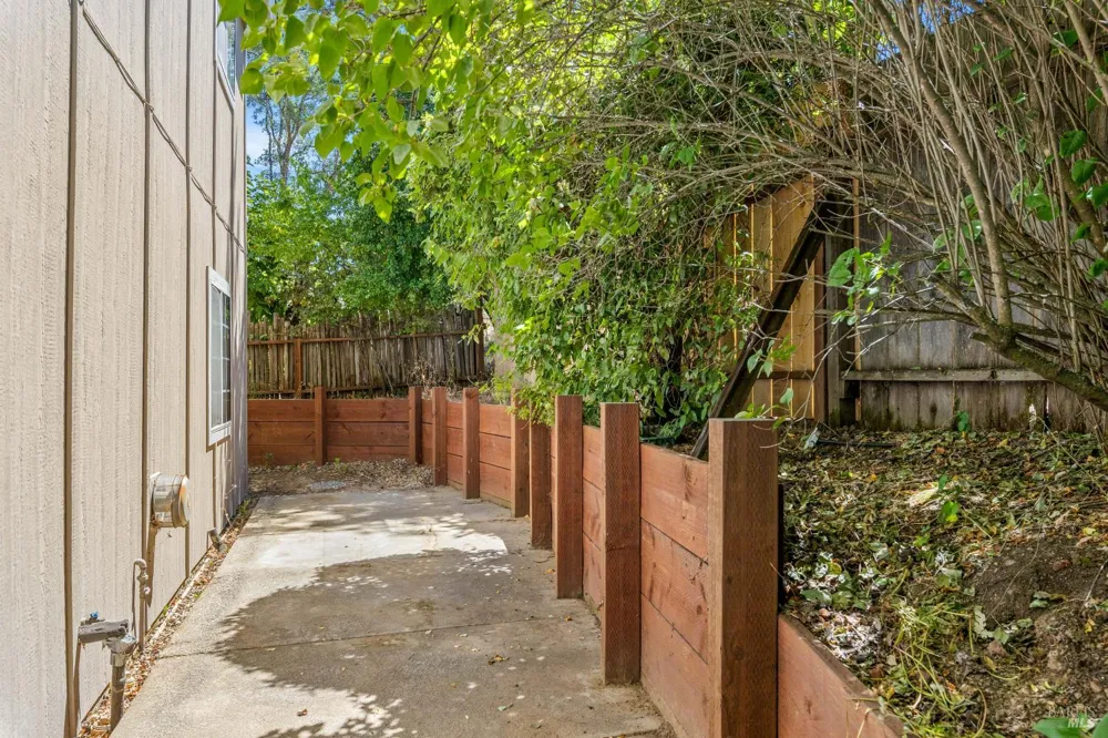 287 Forest Drive Lakeport, CA 95453