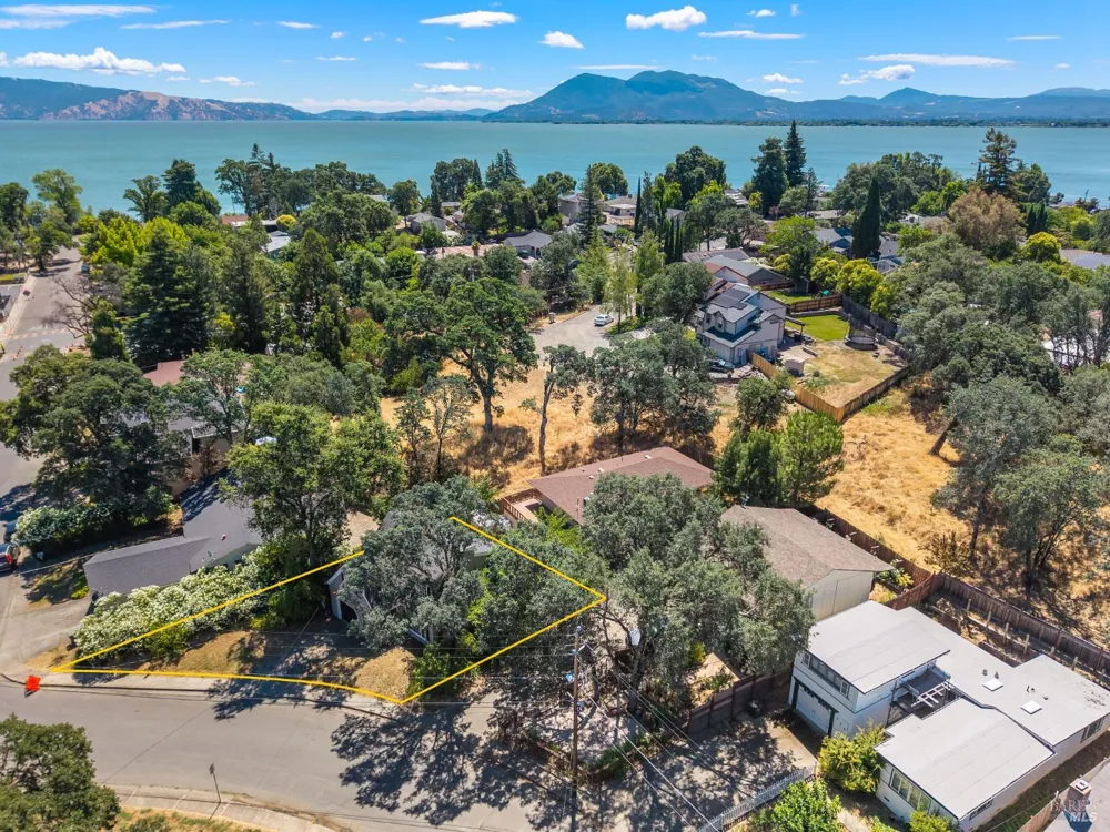 287 Forest Drive Lakeport, CA 95453