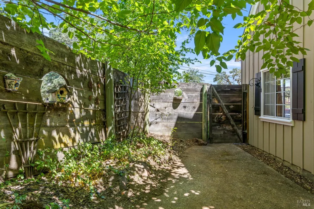 287 Forest Drive Lakeport, CA 95453