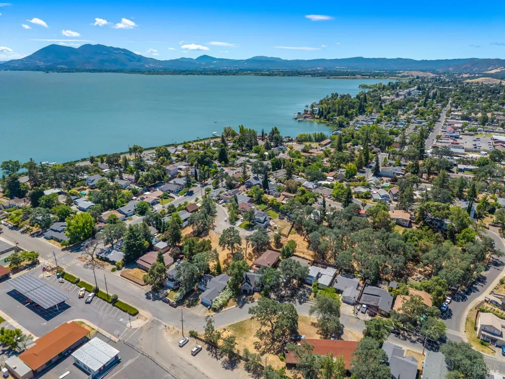 287 Forest Drive Lakeport, CA 95453