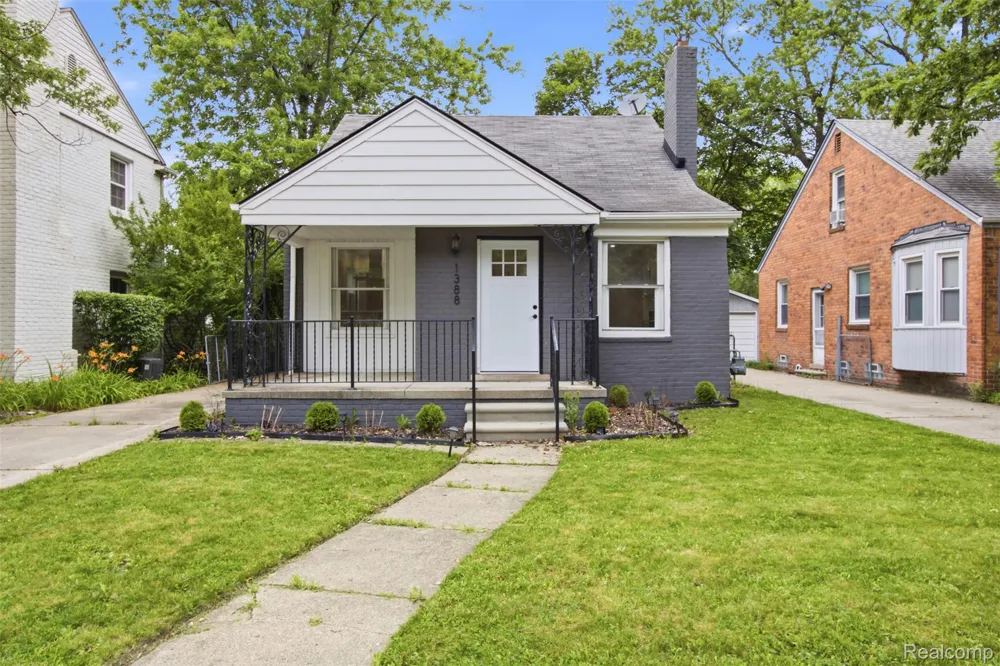 1388 Vernier Road Grosse Pointe Woods City, MI 48236