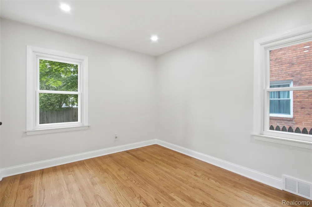 1388 Vernier Road Grosse Pointe Woods City, MI 48236