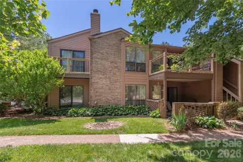 33 Ravencroft Lane #E33