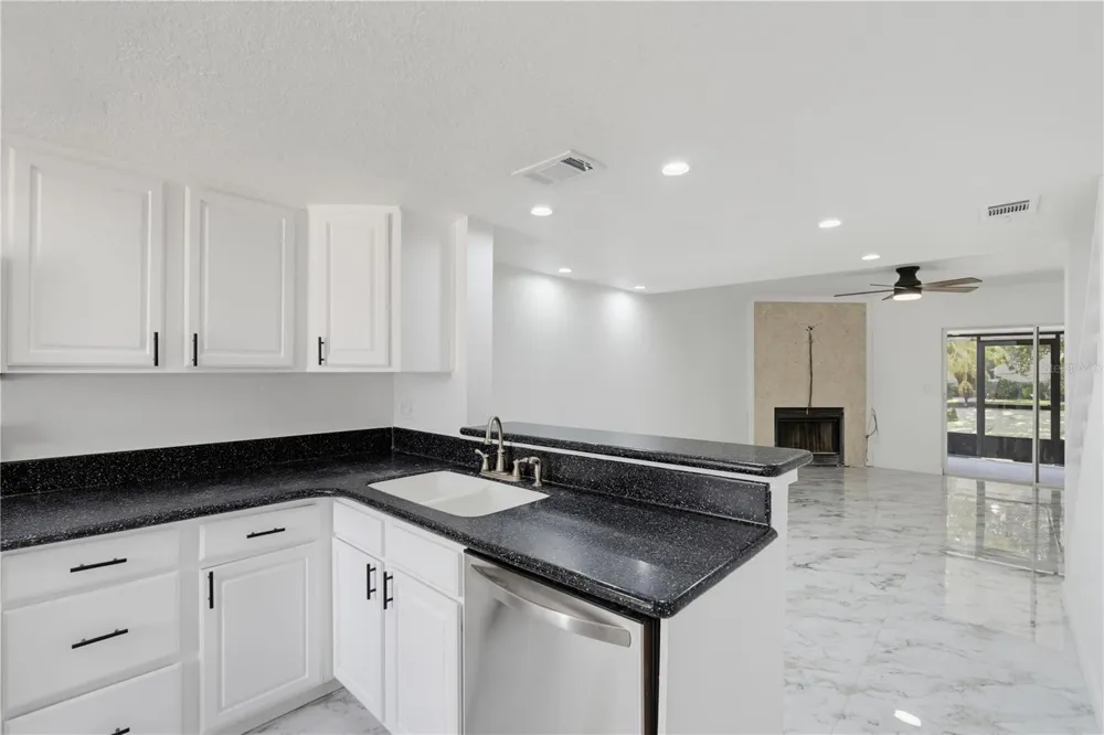 6661 121ST AVENUE #G Largo, FL 33773