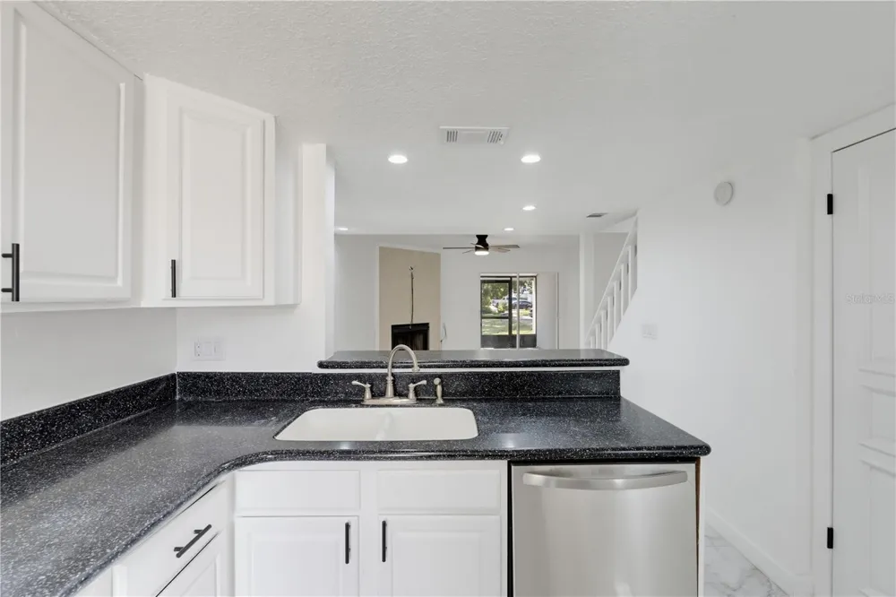 6661 121ST AVENUE #G Largo, FL 33773