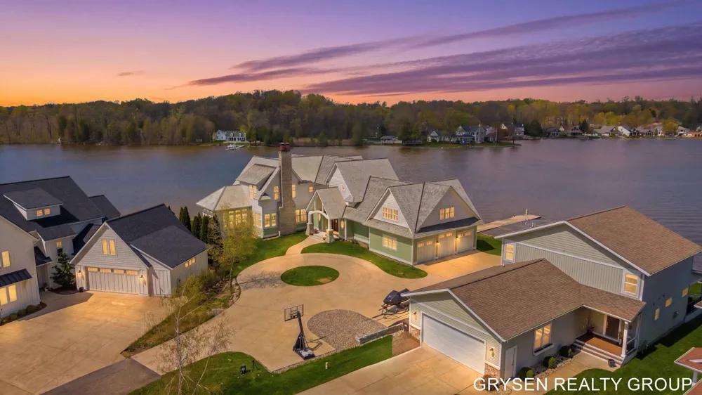 511 Lake Drive Caledonia, MI 49316