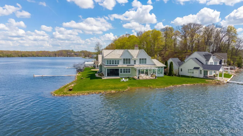 511 Lake Drive Caledonia, MI 49316