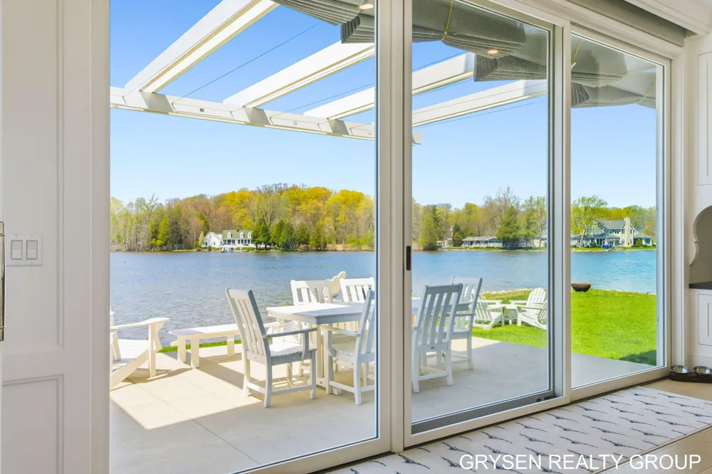 511 Lake Drive Caledonia, MI 49316