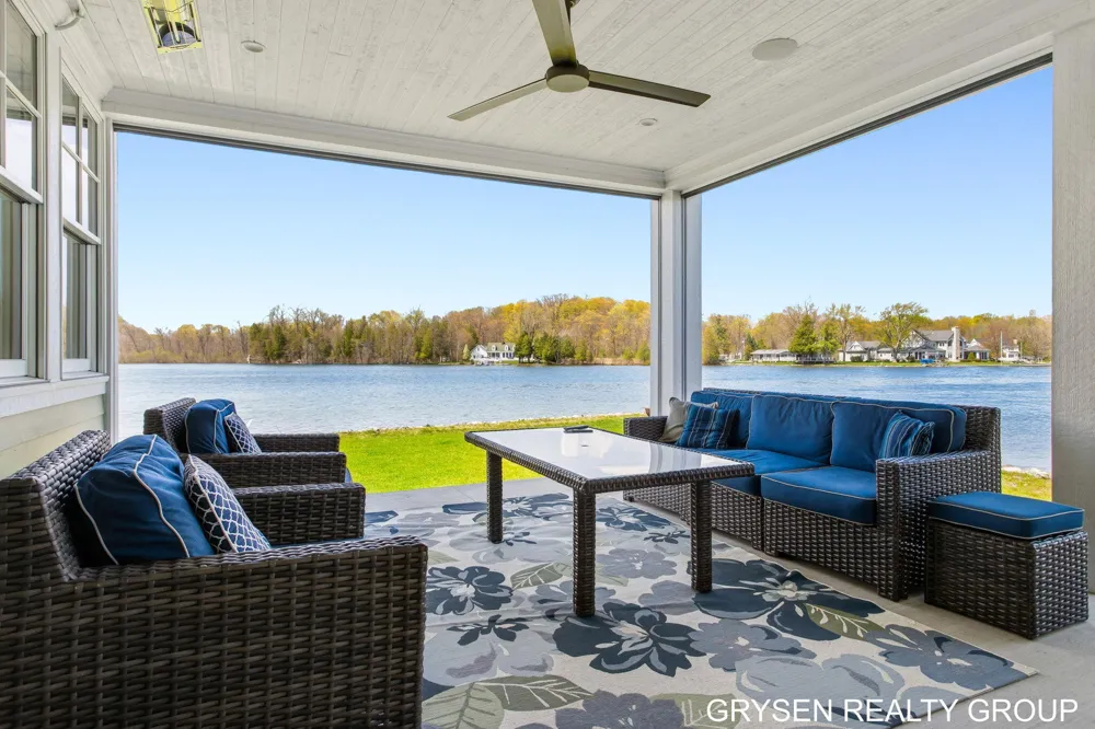 511 Lake Drive Caledonia, MI 49316