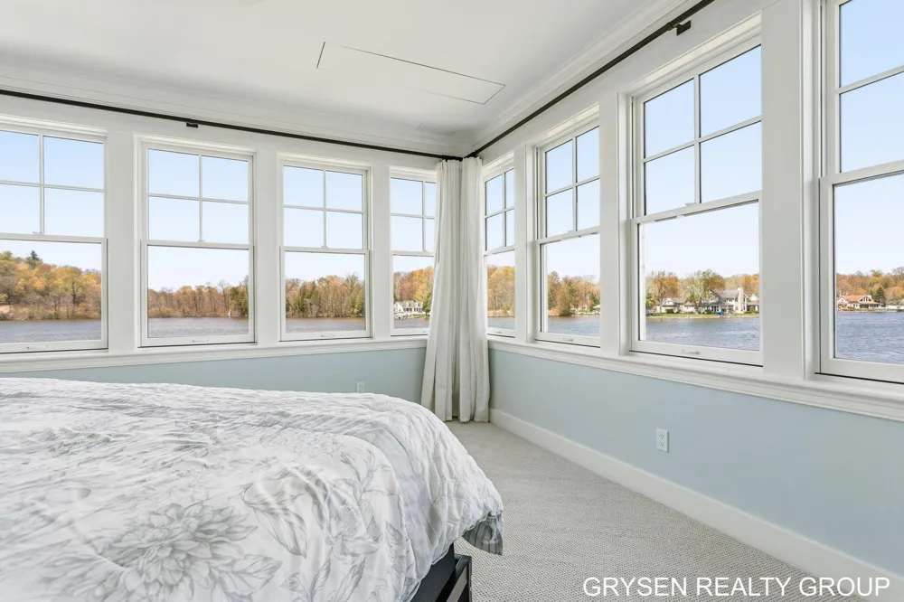 511 Lake Drive Caledonia, MI 49316