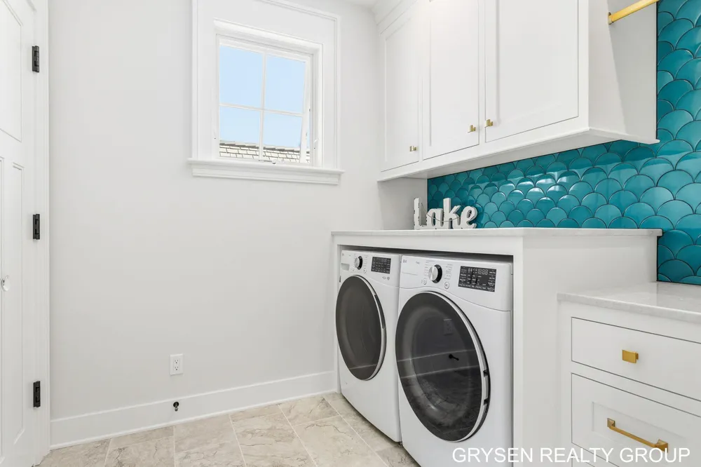 511 Lake Drive Caledonia, MI 49316
