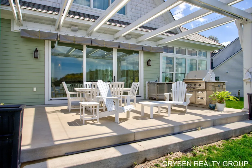 511 Lake Drive Caledonia, MI 49316