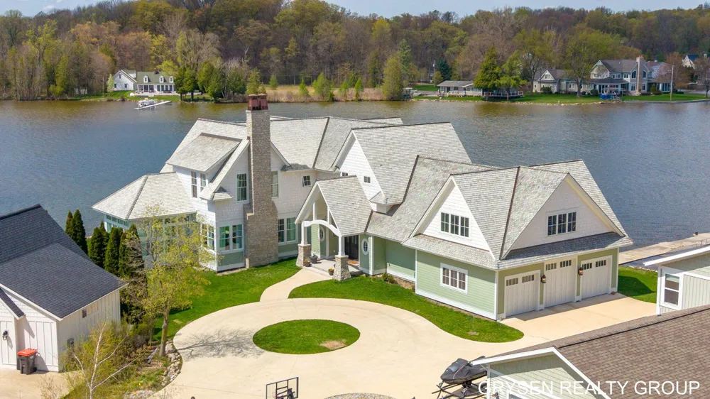 511 Lake Drive Caledonia, MI 49316