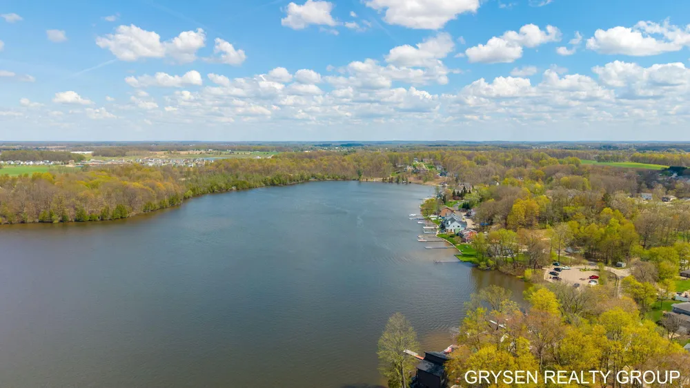 511 Lake Drive Caledonia, MI 49316