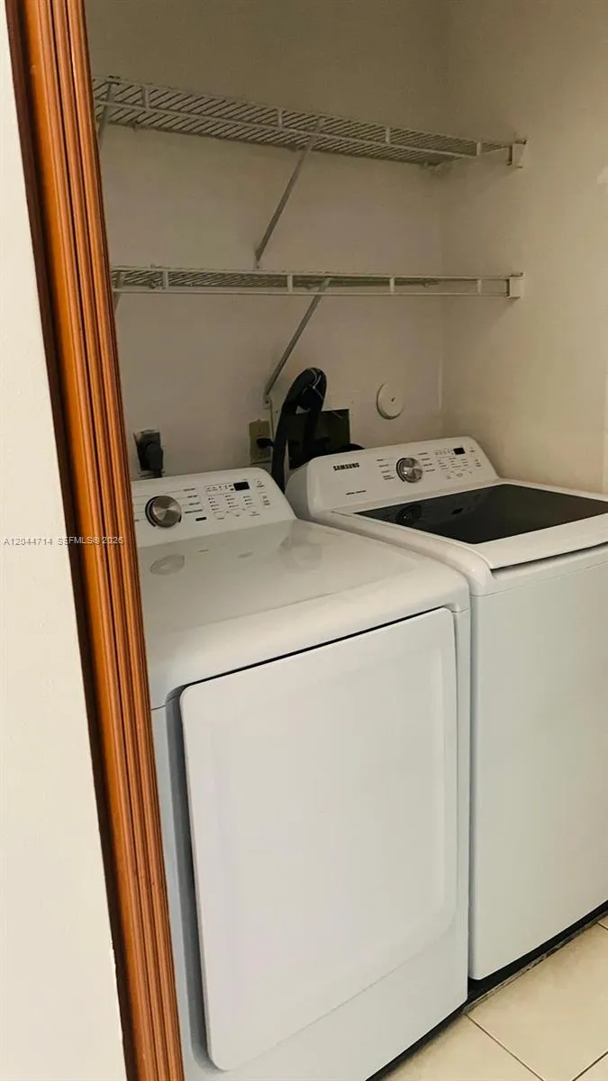 7394 NW 34th St Lauderhill, FL 33319