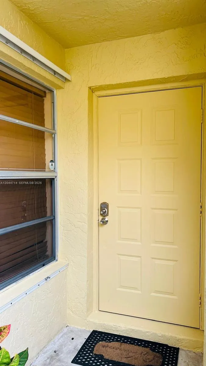 7394 NW 34th St Lauderhill, FL 33319