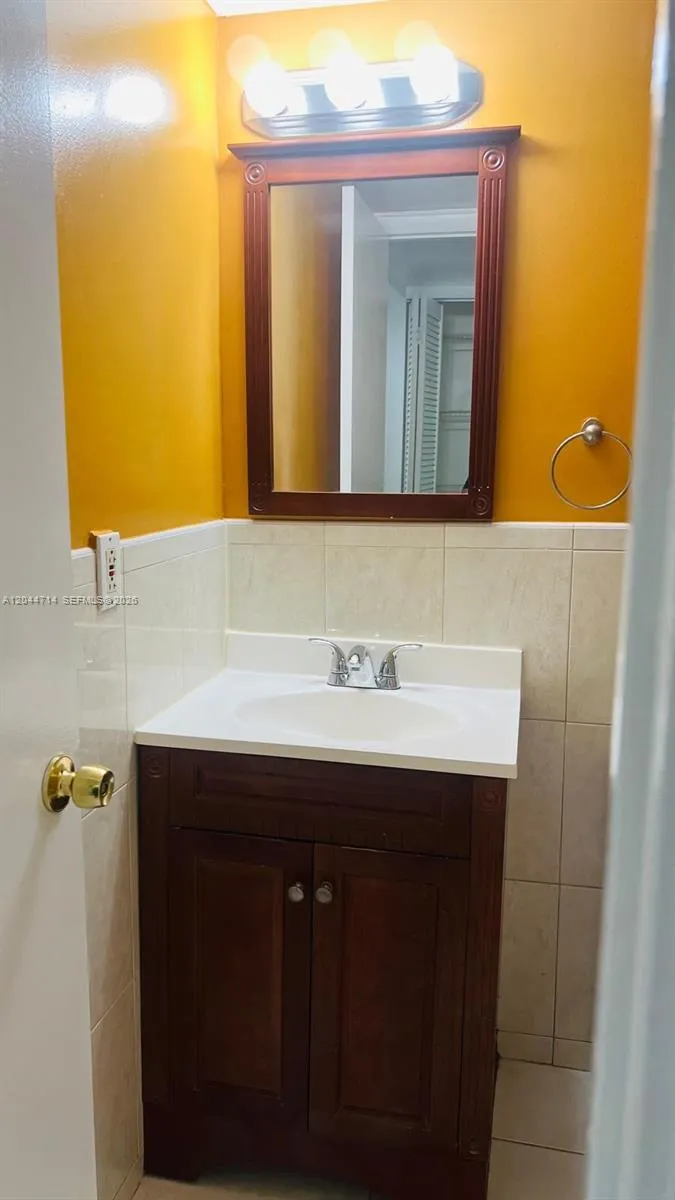 7394 NW 34th St Lauderhill, FL 33319