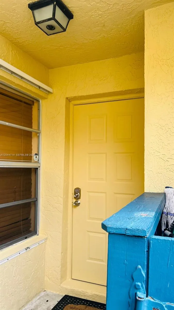 7394 NW 34th St Lauderhill, FL 33319