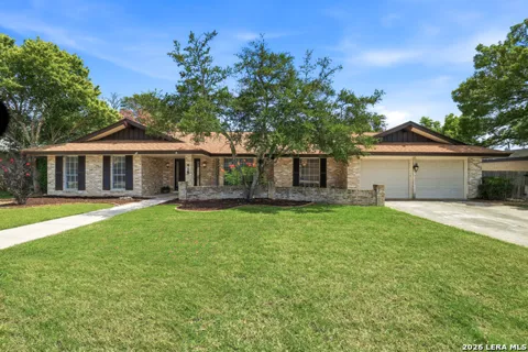 418 CRESTWIND DR