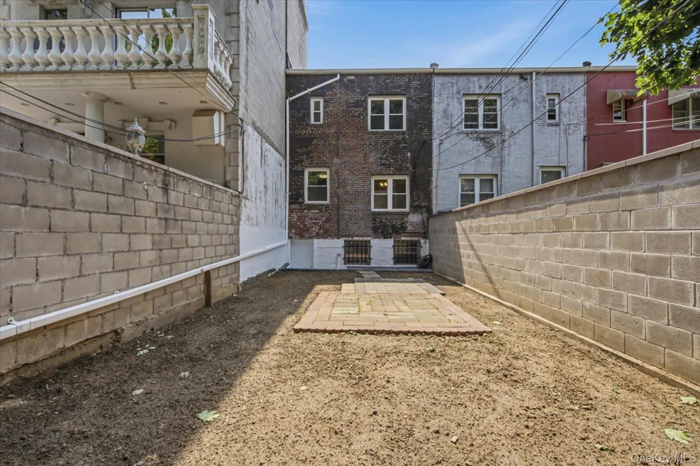 2046 26th Street Astoria, NY 11105