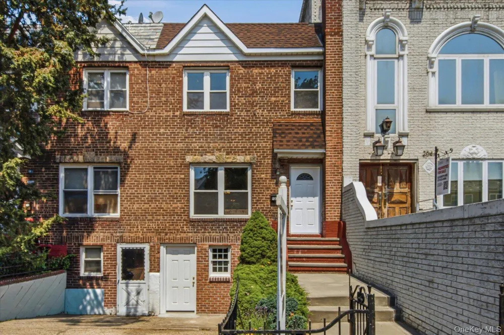 2046 26th Street Astoria, NY 11105