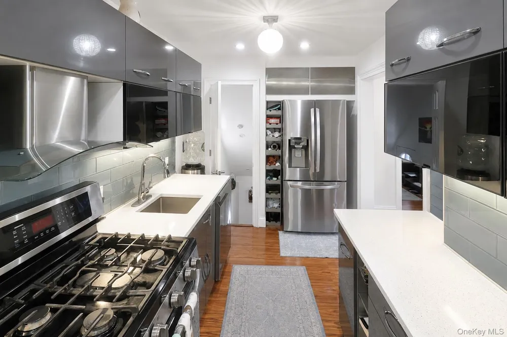 40 Emmett Terrace New Rochelle, NY 10805