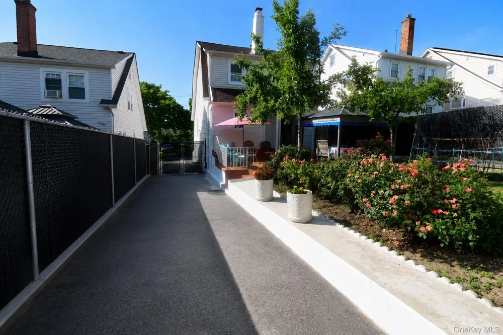 40 Emmett Terrace New Rochelle, NY 10805
