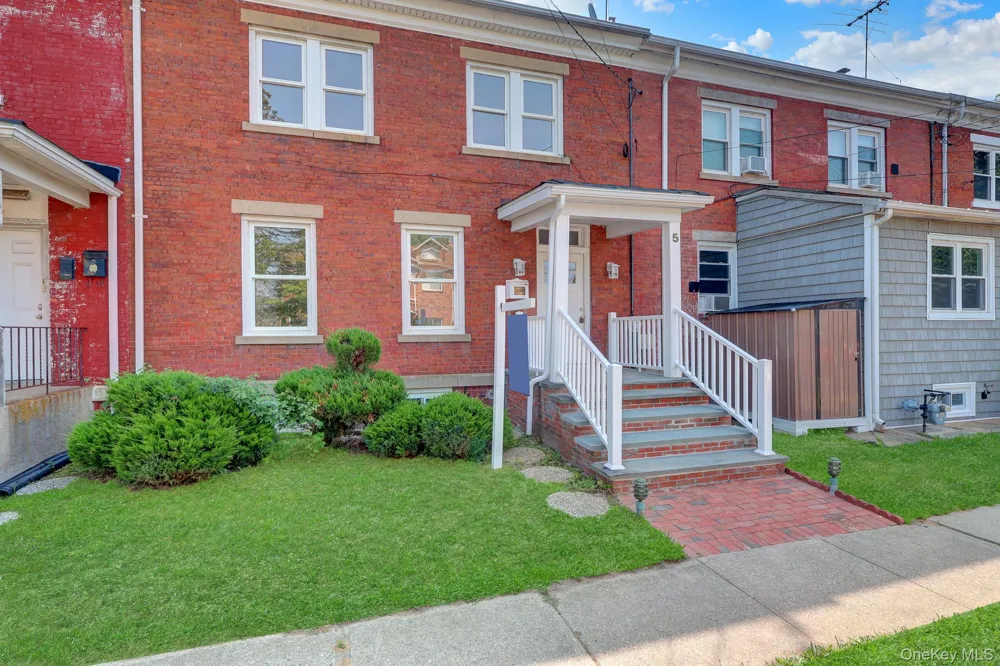 5 Columbia Street Farmingdale, NY 11735