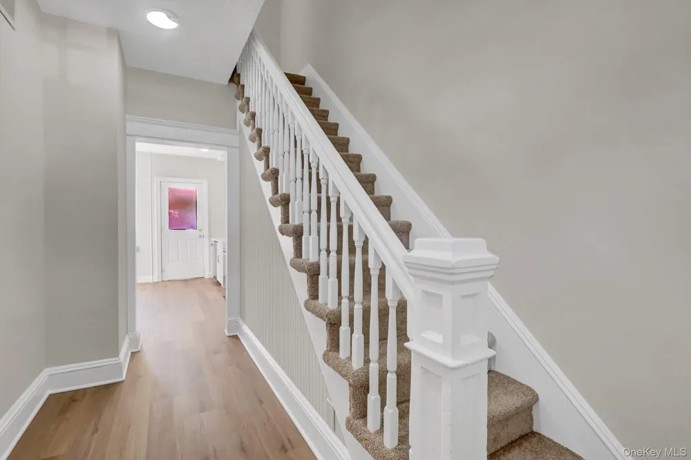 5 Columbia Street Farmingdale, NY 11735