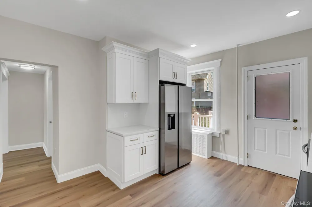 5 Columbia Street Farmingdale, NY 11735
