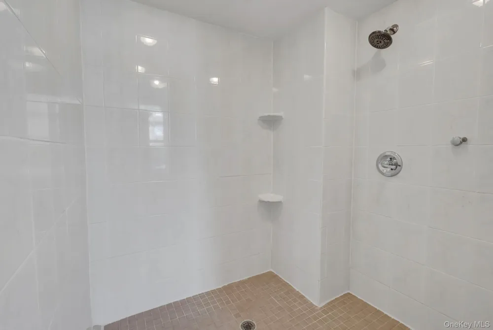 5 Columbia Street Farmingdale, NY 11735