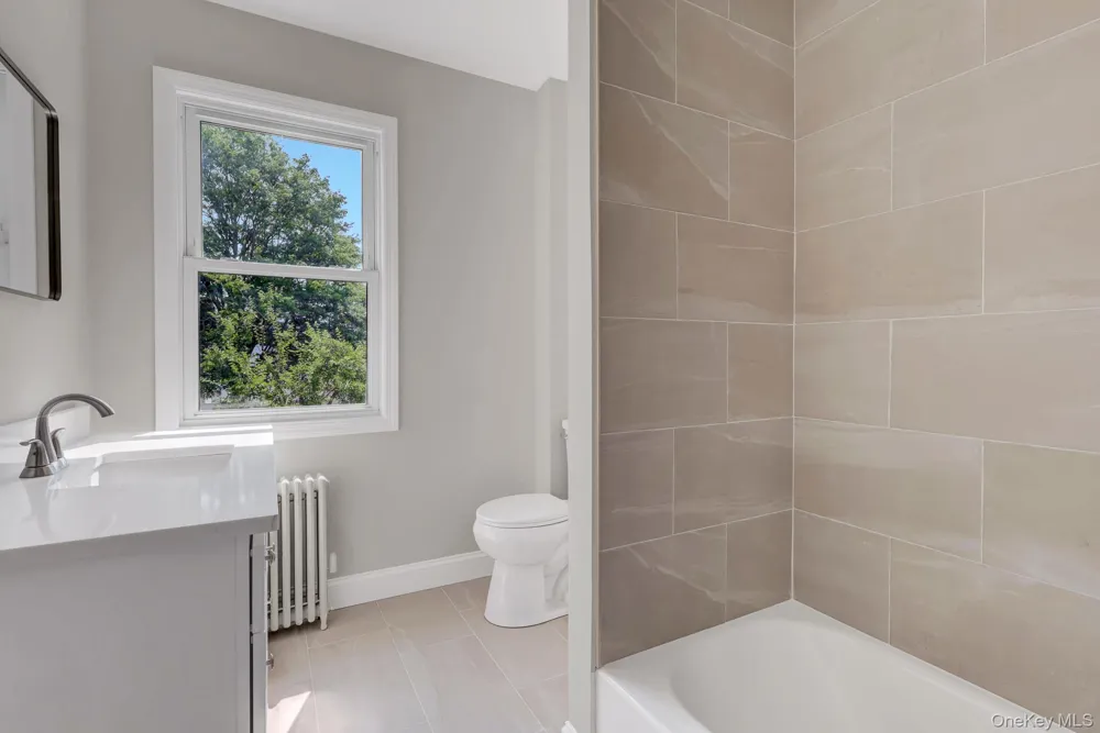 5 Columbia Street Farmingdale, NY 11735