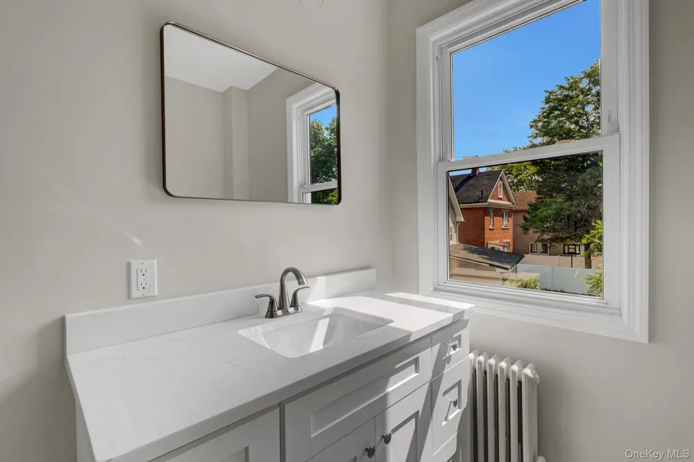 5 Columbia Street Farmingdale, NY 11735
