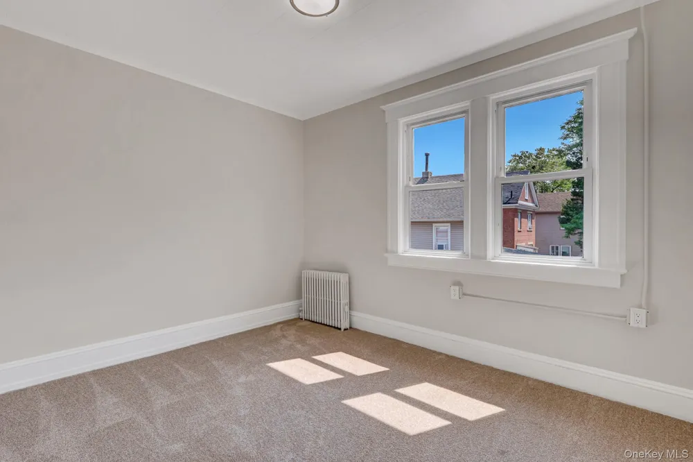 5 Columbia Street Farmingdale, NY 11735