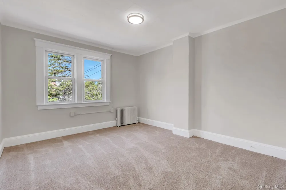 5 Columbia Street Farmingdale, NY 11735