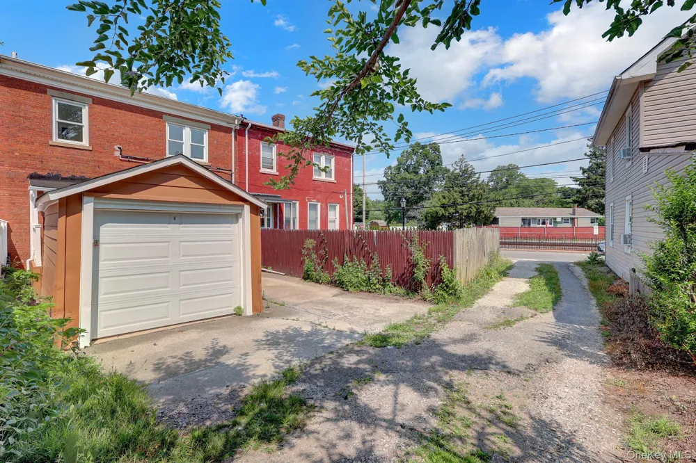 5 Columbia Street Farmingdale, NY 11735