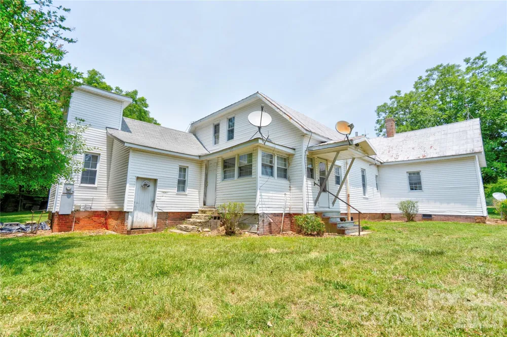 1813 Saint Marks Church Road Crouse, NC 28033