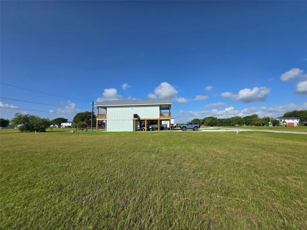 588 Bayview Drive Palacios, TX 77465