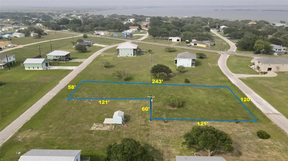 588 Bayview Drive Palacios, TX 77465