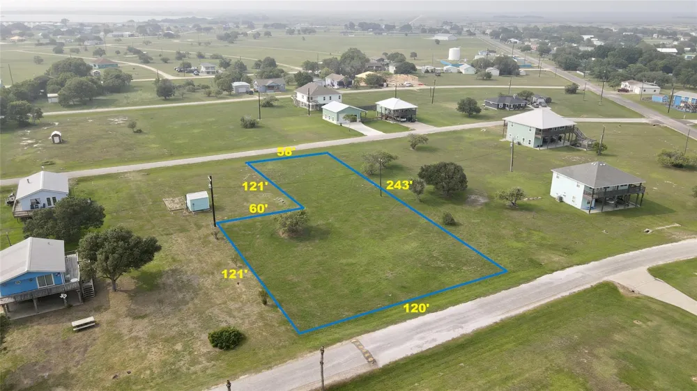 588 Bayview Drive Palacios, TX 77465